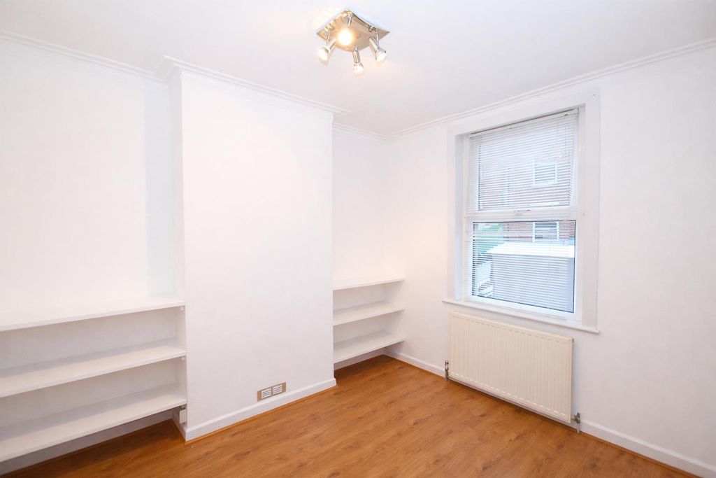 Property photo 3 of 8 18 Alpha Street - 02.Jpeg