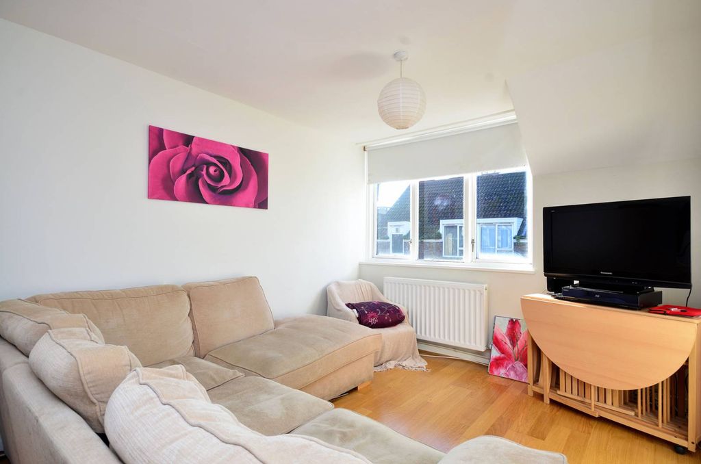 Property photo 2 of 6