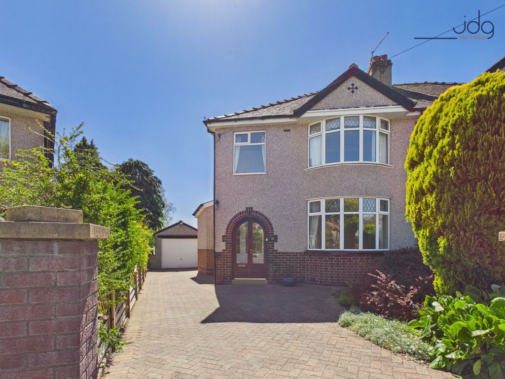 Property photo 1 of 26 Welcome To Winsor Avenue!