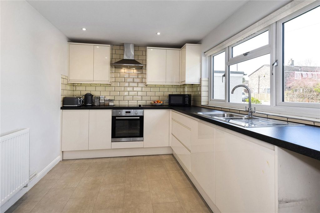 Property photo 2 of 16 Picture No. 03
