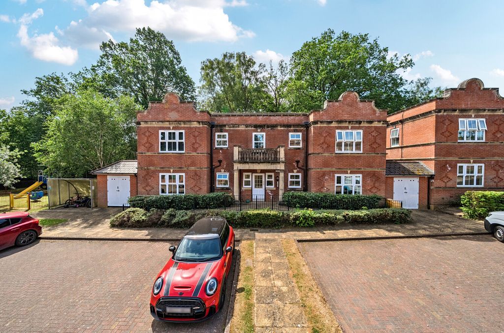 Property photo 1 of 16 1466252-1-6A1d5d7...
