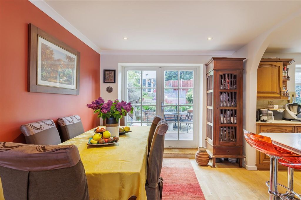 Property photo 3 of 30 37 Eatons Mead (7).Jpg