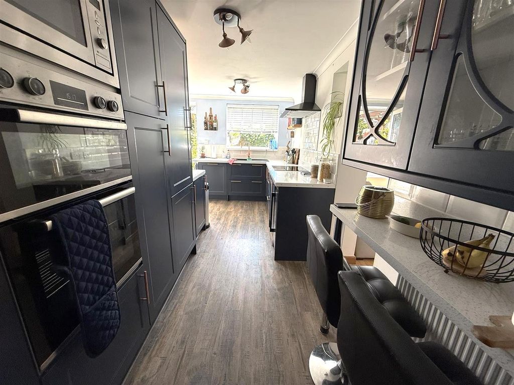 Property photo 3 of 23 Kitchen3.Png