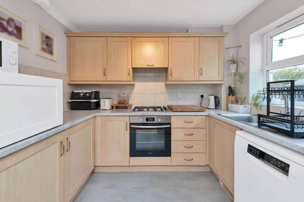 Property photo 3 of 14