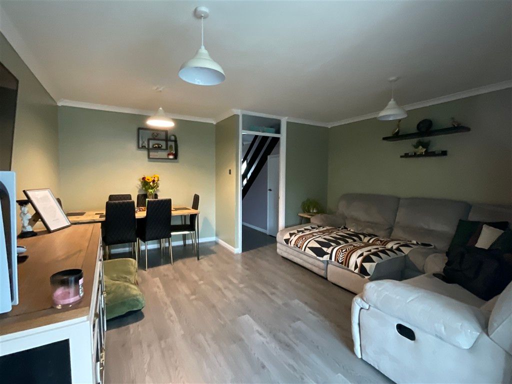 Property photo 3 of 8 Lounge/Diner