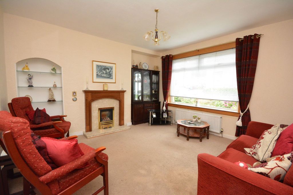 Property photo 2 of 12
