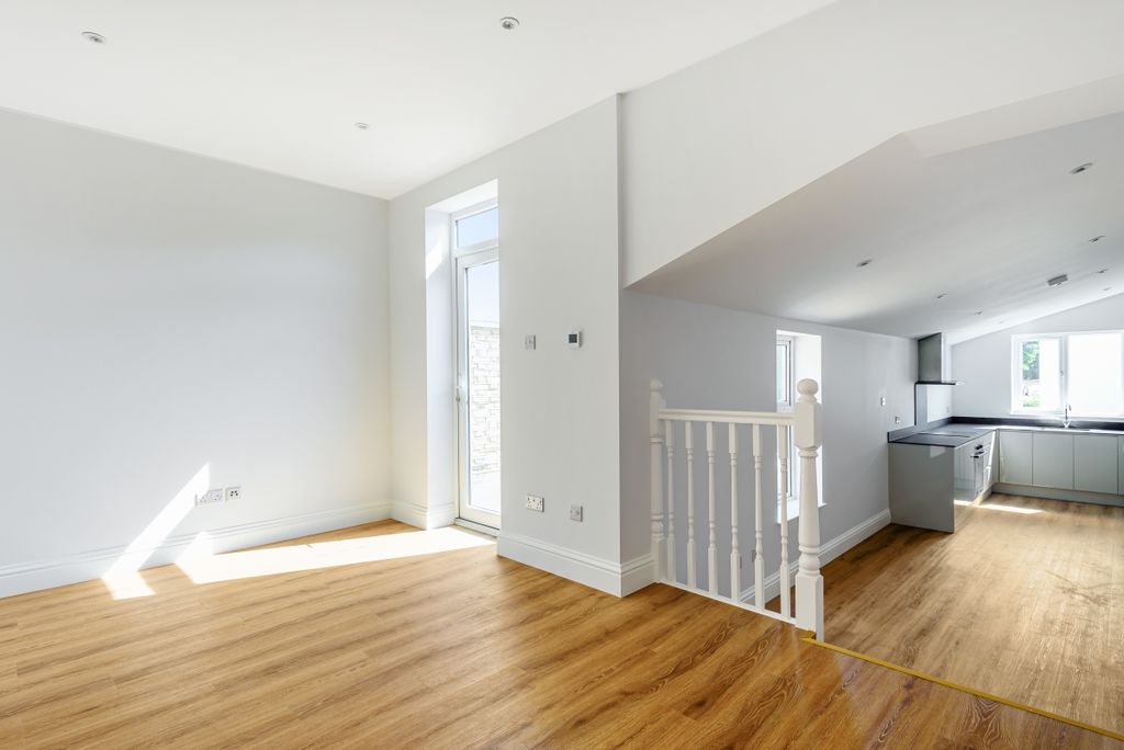Property photo 2 of 8 866216 (1)