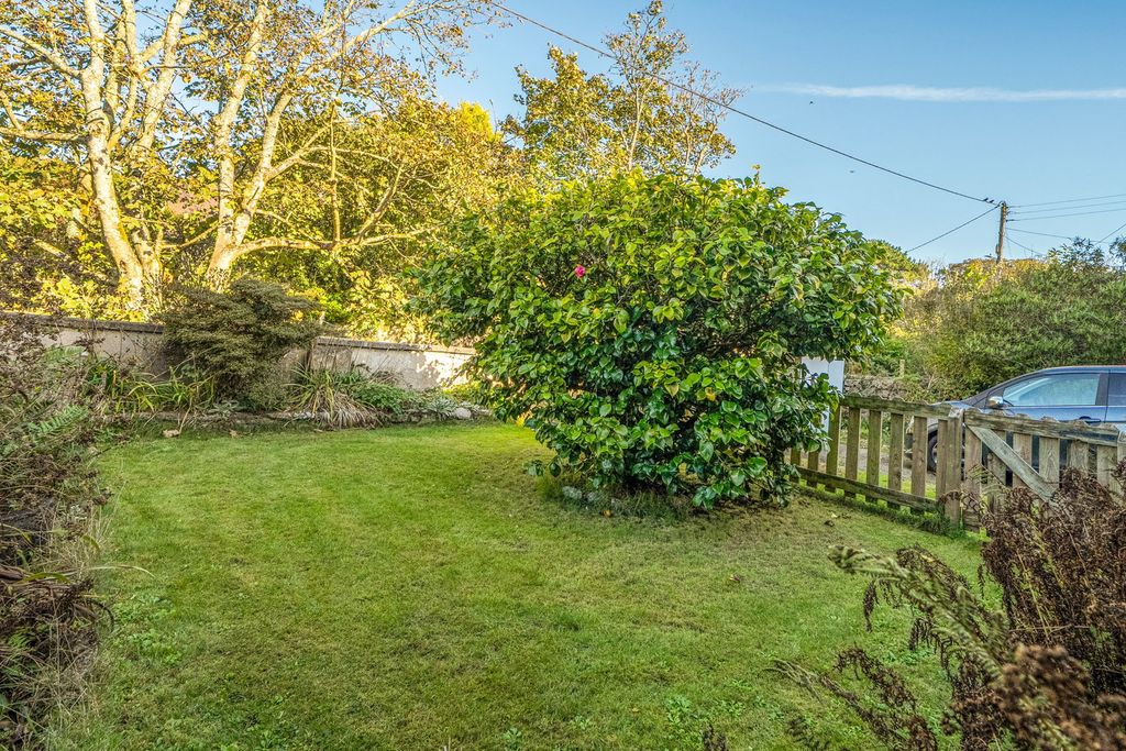 Property photo 2 of 9