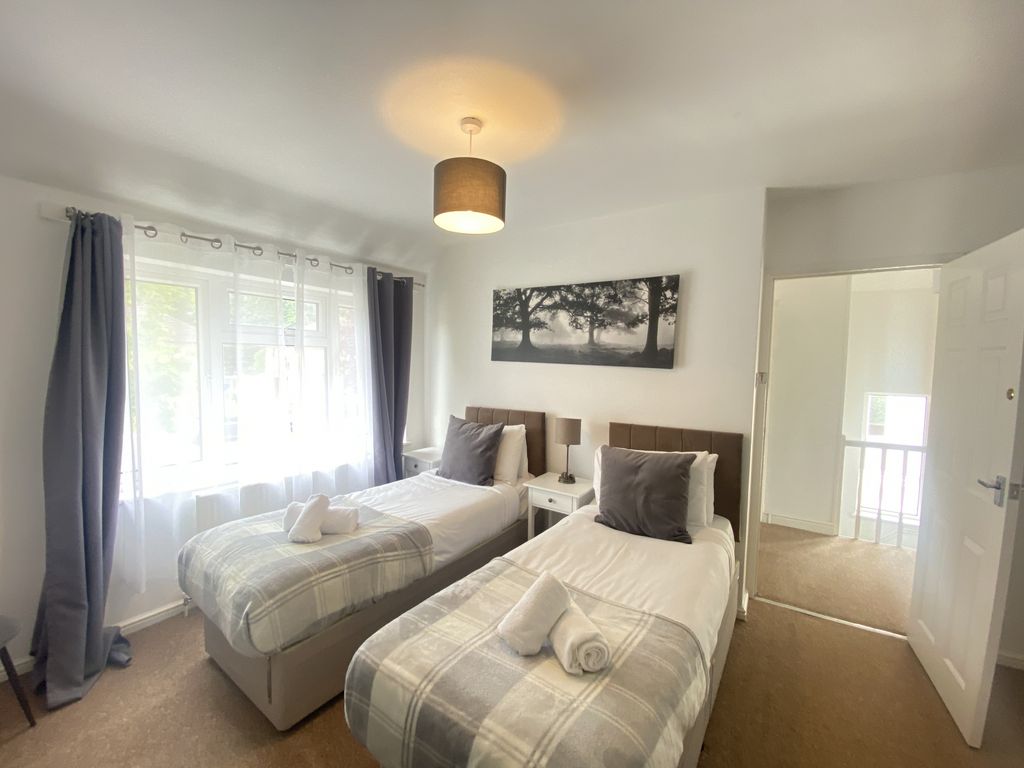 Property photo 3 of 11 Gallery