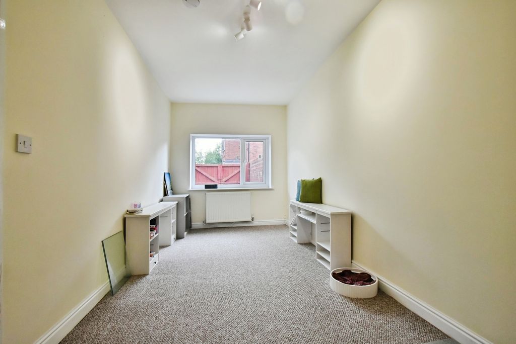 Property photo 3 of 17 Photo