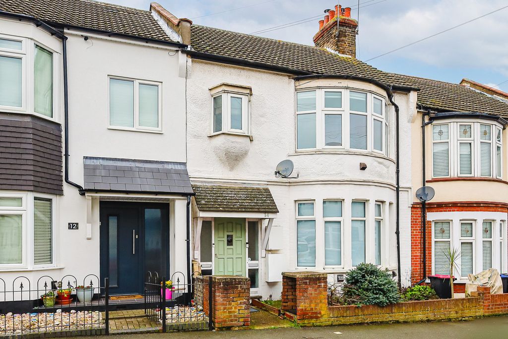 Property photo 1 of 18