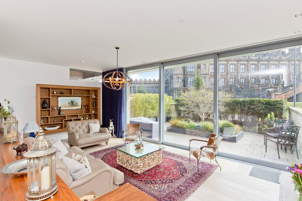 Property photo 2 of 26