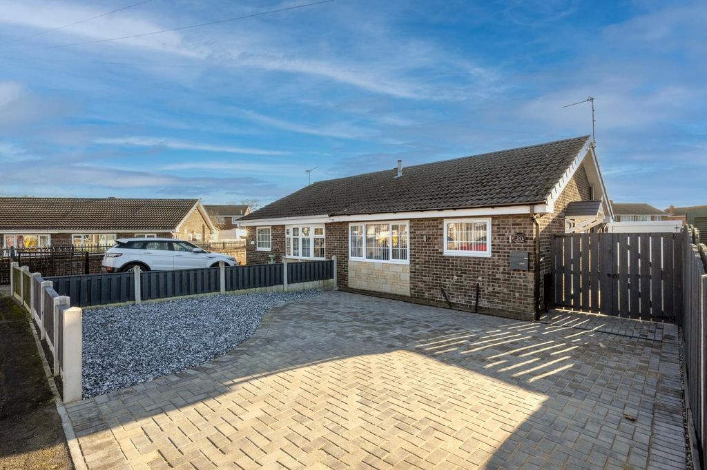 Property photo 1 of 11 Bedroom