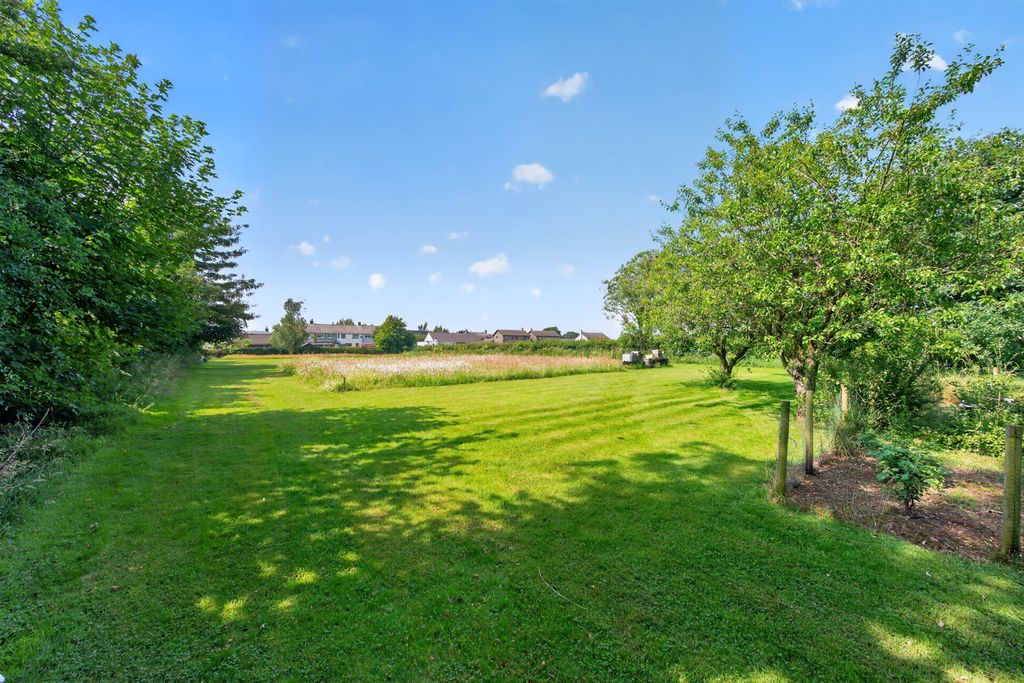 Property photo 3 of 20 Field