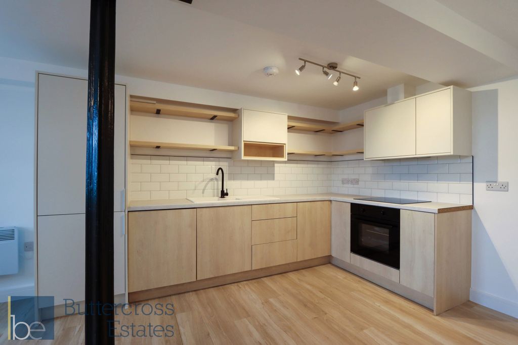 Property photo 3 of 12 Kitchen