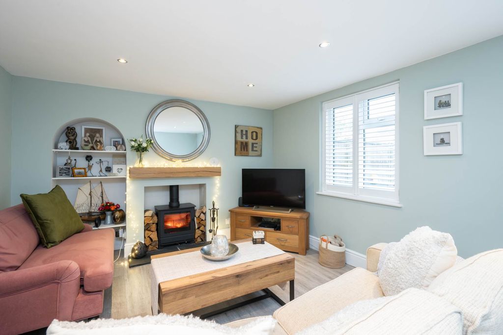 Property photo 2 of 22