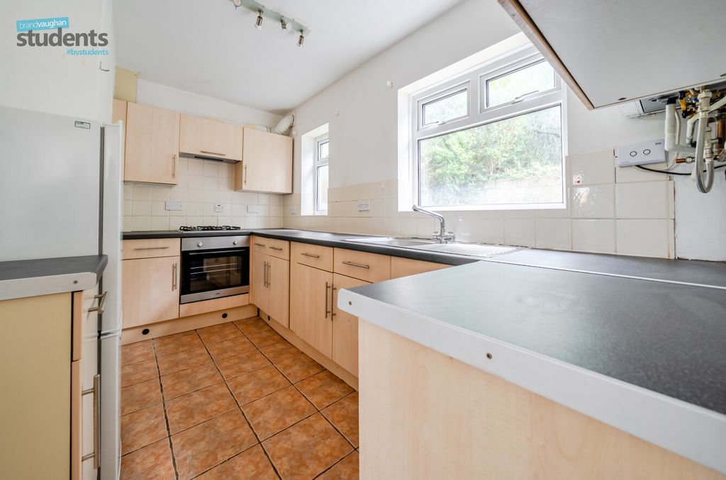 Property photo 3 of 10 72A68728-72A4-45d...