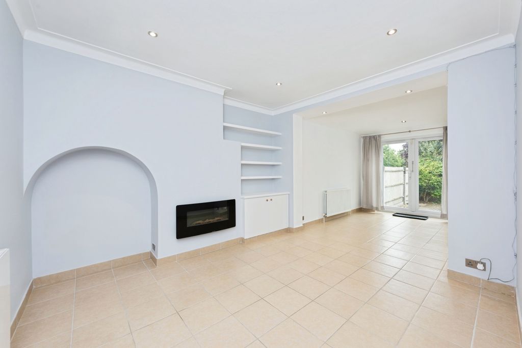 Property photo 3 of 19 Dining Area