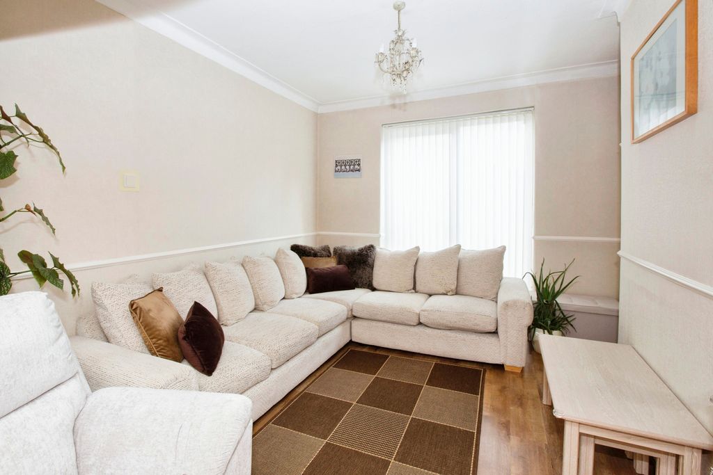 Property photo 3 of 17 Photography