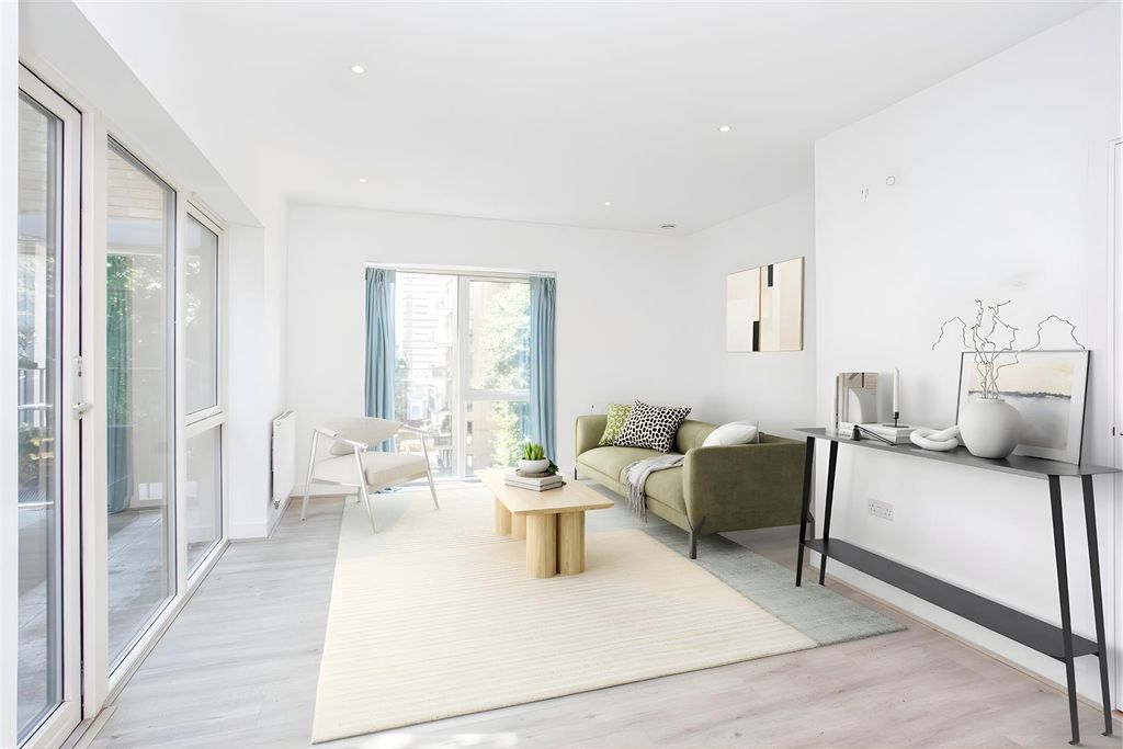 Property photo 2 of 14 Reception Room