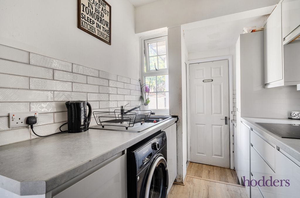 Property photo 3 of 18 ce13c6Fe-5Be7-4ba...