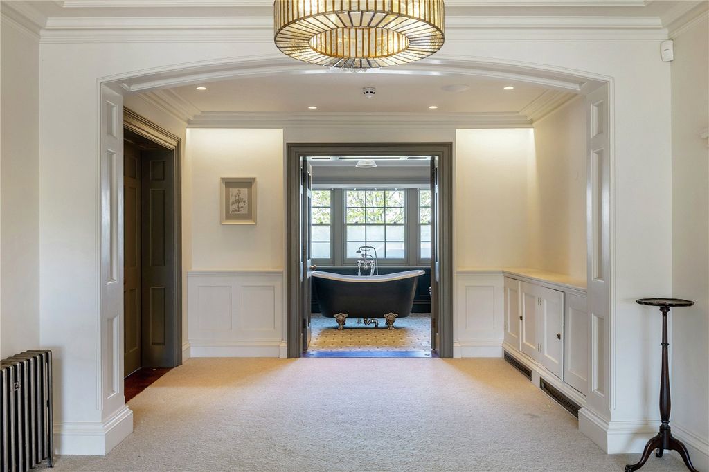 Additional image 21 of 6 bed detached house for saleChurch Gate, High Street, Edlesborough, Buckinghamshire LU6