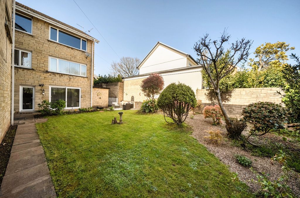Property photo 2 of 23 1439225-22-69d681...