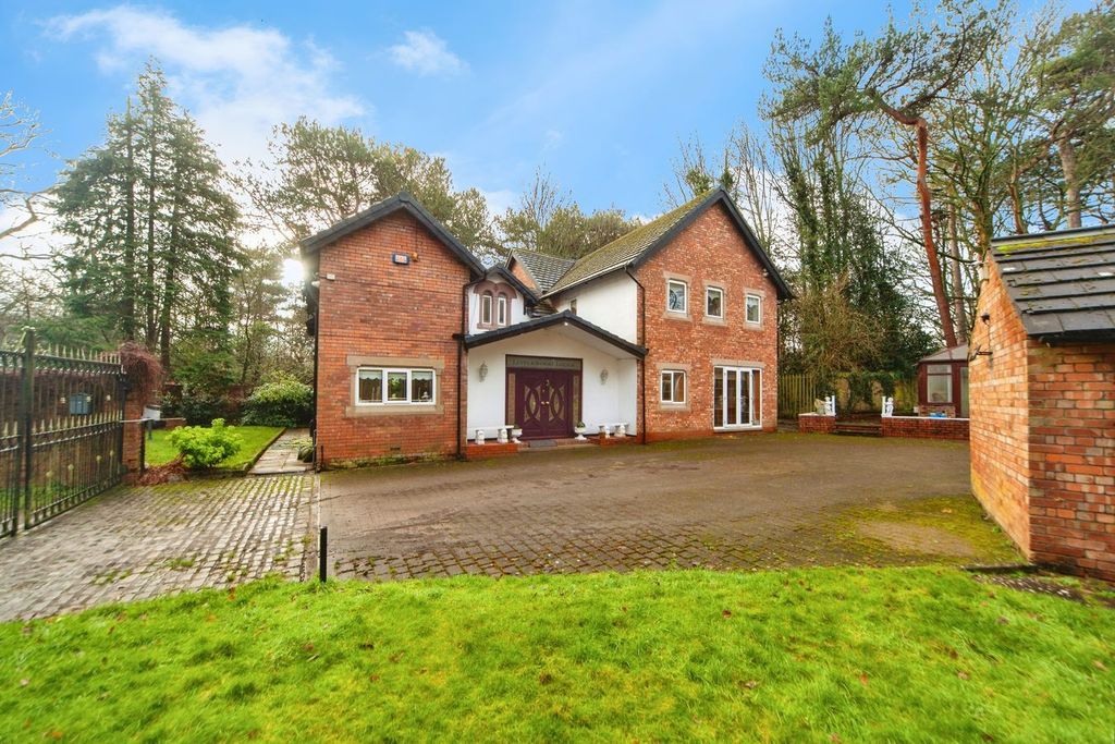 Property photo 1 of 32