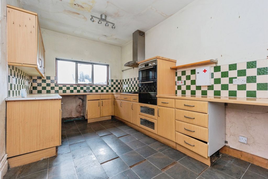 Property photo 3 of 18 Pbox-Img.Jpg