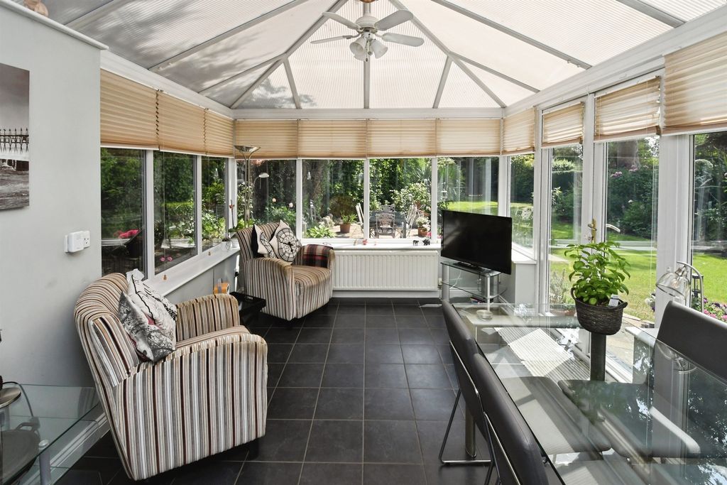 Property photo 3 of 21