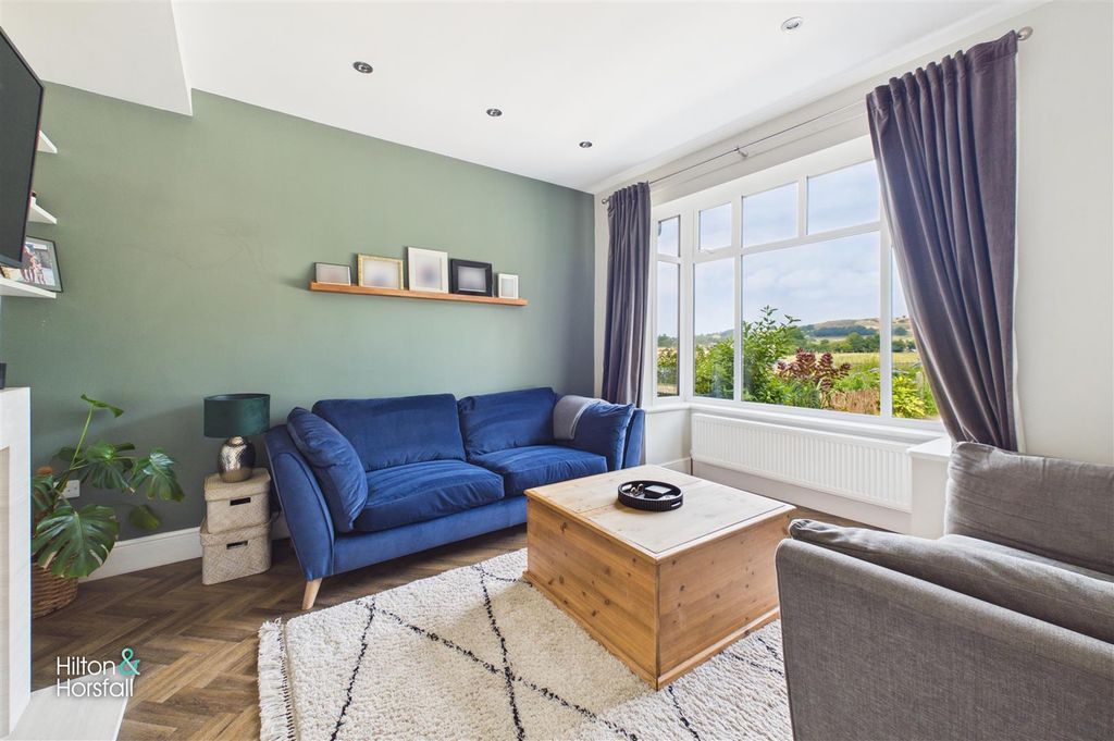 Property photo 3 of 34 Meadow Bank