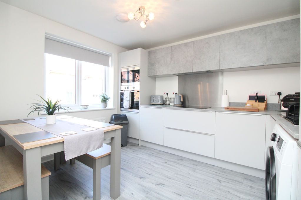 Property photo 2 of 17 Kitchen/Diner
