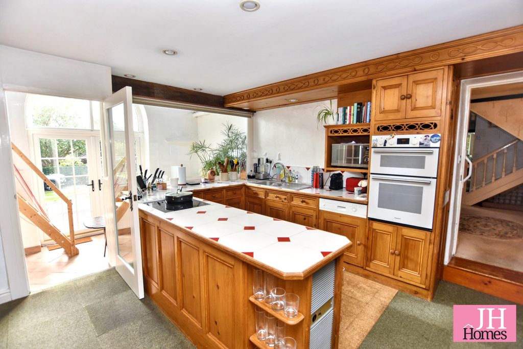 Property photo 3 of 30
