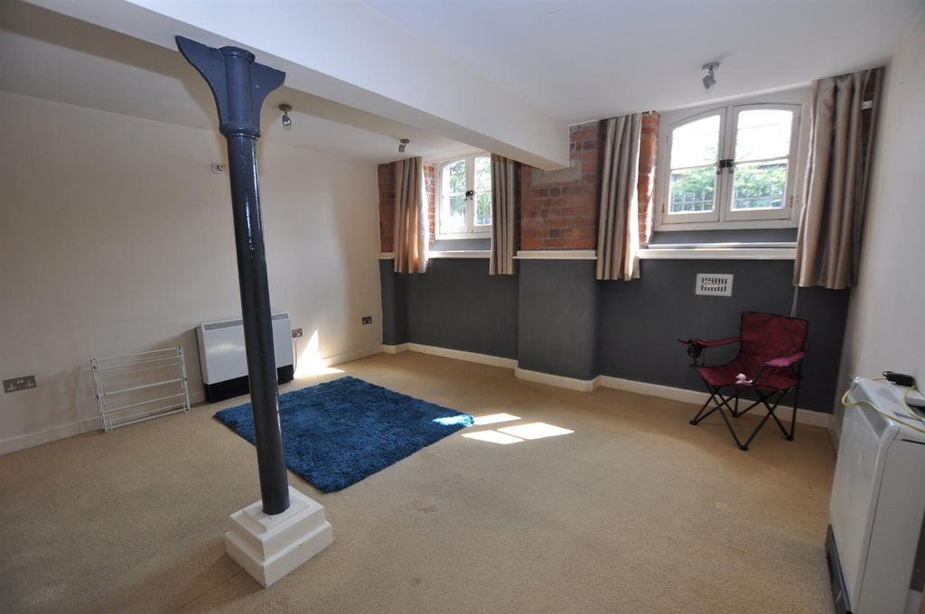 Property photo 3 of 8