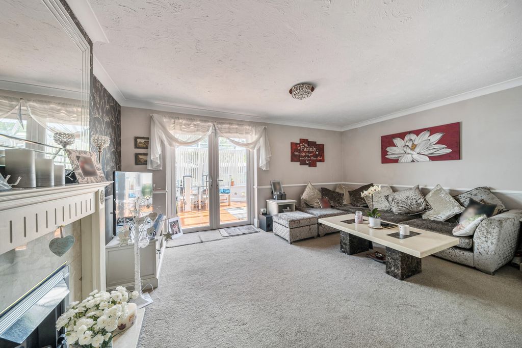 Property photo 2 of 20 1317982-3-6863d6B...