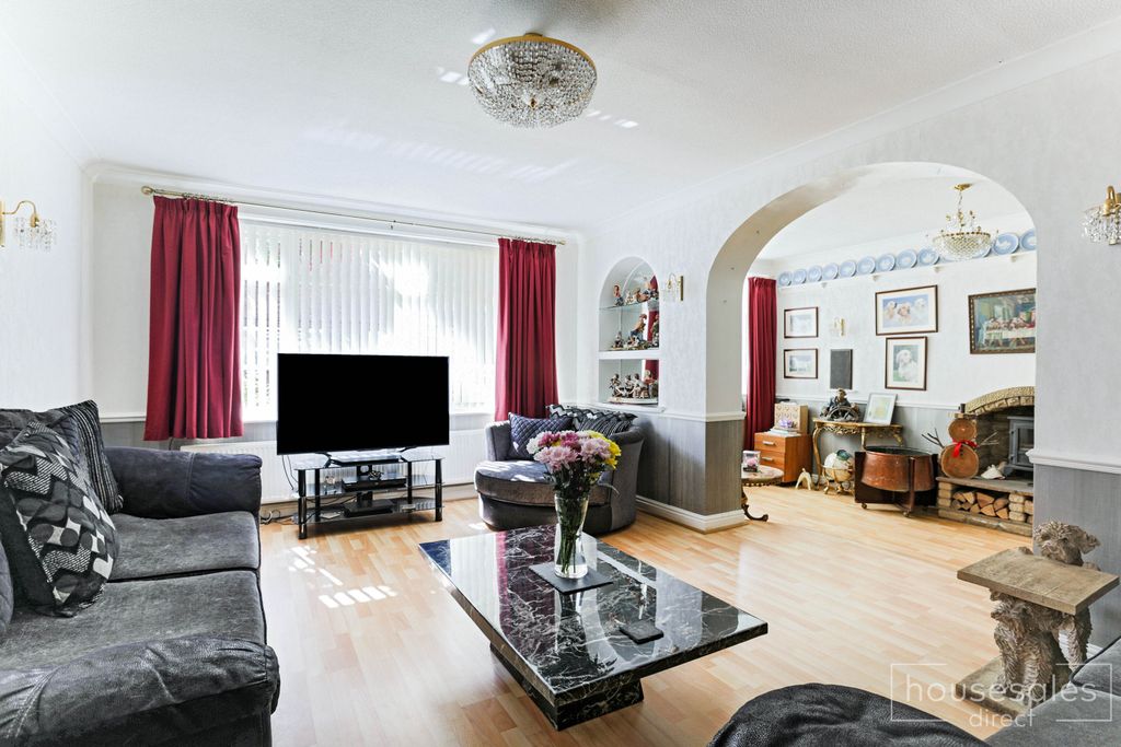 Property photo 2 of 17
