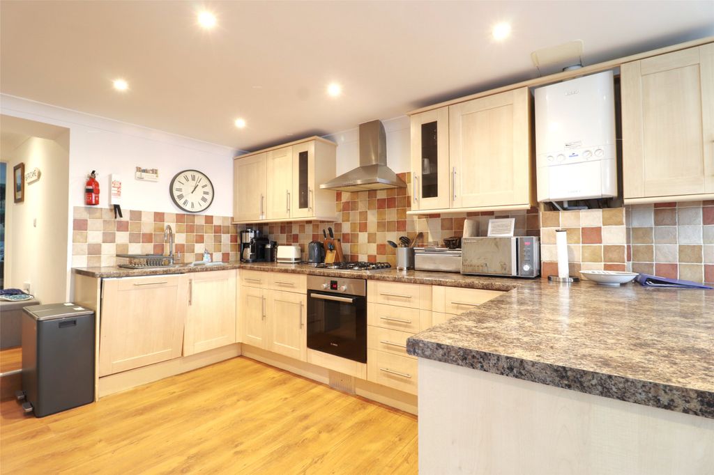 Property photo 2 of 18 Picture No. 17