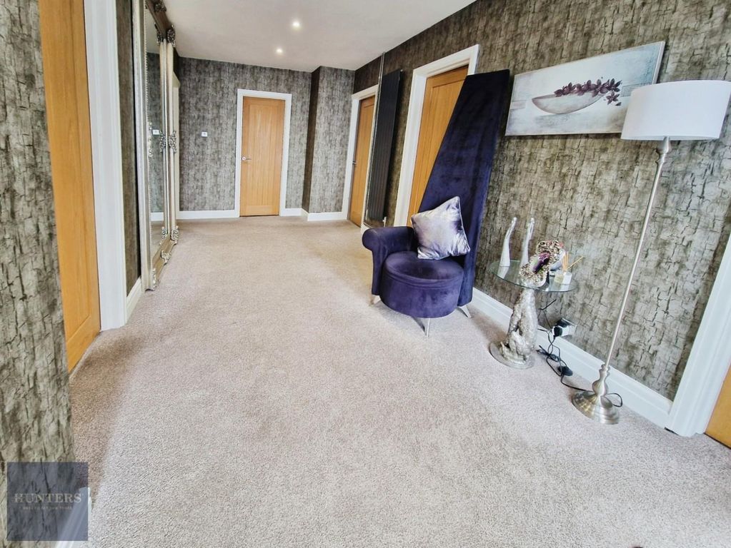 Property photo 3 of 40 Hallway