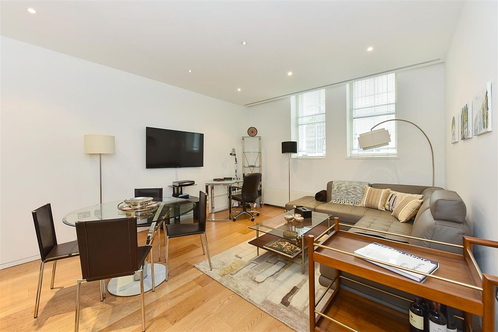 Property photo 2 of 10 Flat 1  4 Connaught Place (4).Jpg