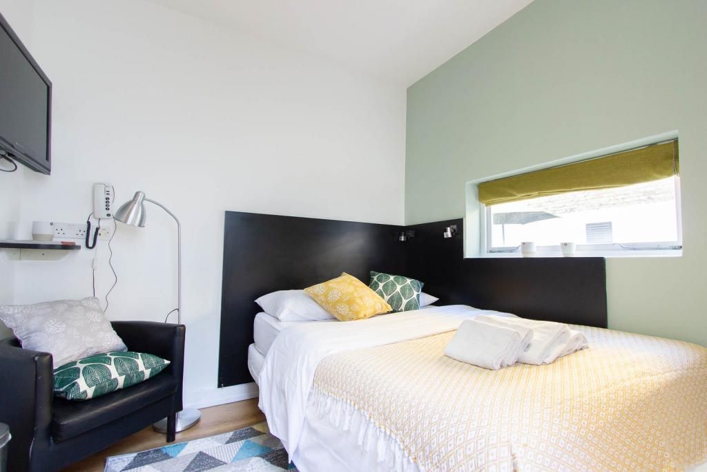 Property photo 1 of 7 Studio To Rent