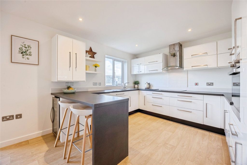 Property photo 3 of 12 Picture No. 16