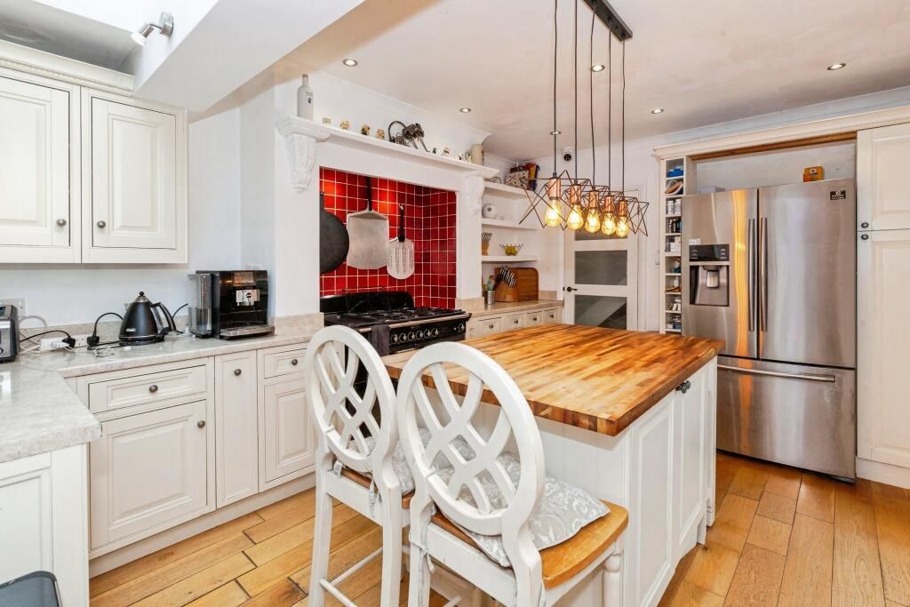 Property photo 1 of 19 A6c5Cdce-3F94-48d3-B7B5-1d5A9102d6Fd.Jpg