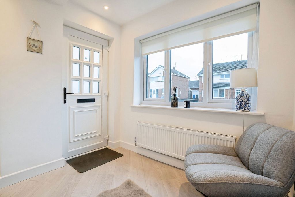 Property photo 3 of 27