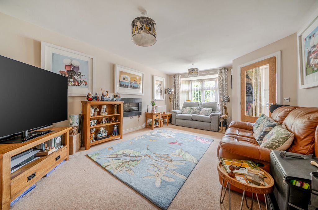 Property photo 2 of 12 17-1349708-17-68c...