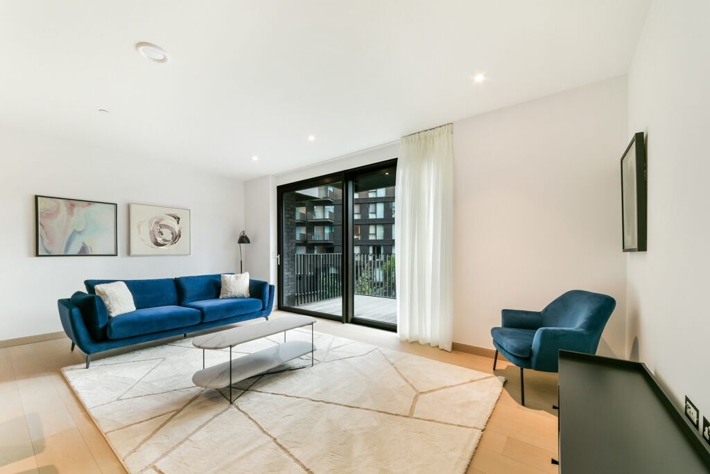 Property photo 1 of 11 Legacy Building, ...