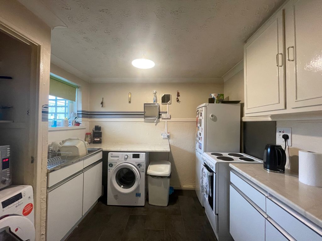 Property photo 3 of 4 Kitchen