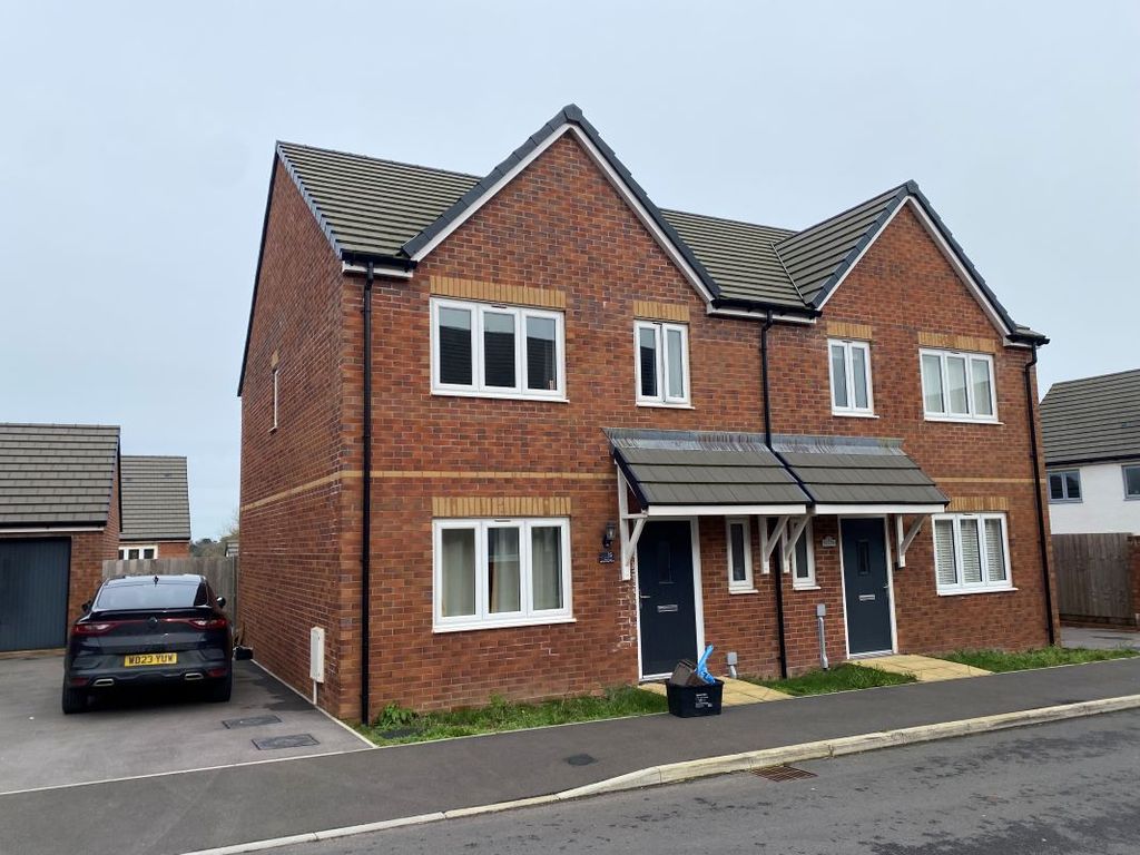 Property photo 1 of 2