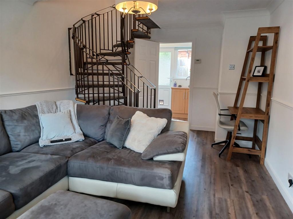 Property photo 1 of 5 Lounge