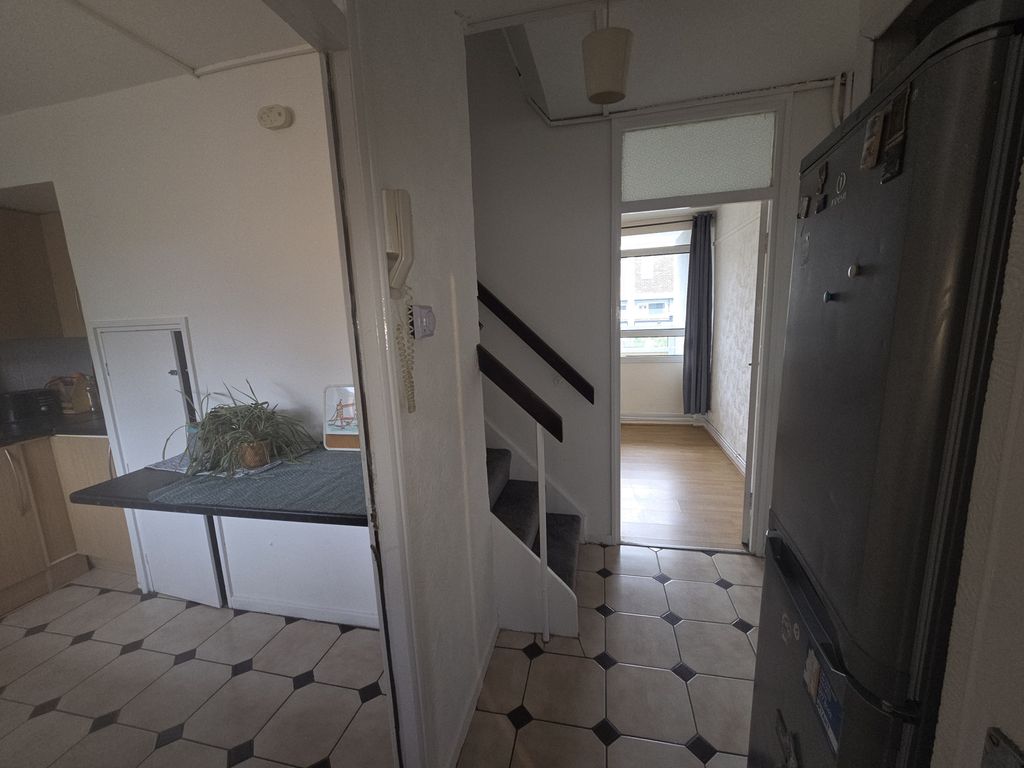 Property photo 3 of 11 Gallery