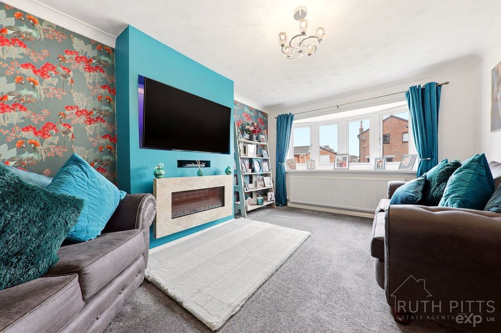 Property photo 3 of 34